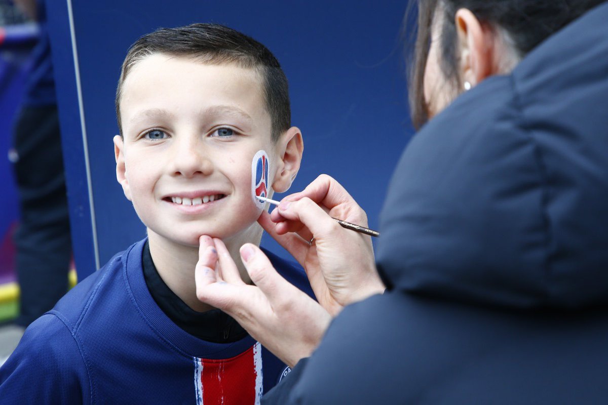 PSG Fan Services (@psgfanservices) on Twitter photo 🎨🎨
𝗔𝗰𝘁𝗶𝘃𝗶𝘁𝗲́ 𝗺𝗮𝗾𝘂𝗶𝗹𝗹𝗮𝗴𝗲 sur l’Avenue des Princes, faites vous dessiner les couleurs du <a href="/PSG_inside/">Paris Saint-Germain</a> ! ❤️💙
#PSGAJA 🎉 🎨🎨
𝗔𝗰𝘁𝗶𝘃𝗶𝘁𝗲́ 𝗺𝗮𝗾𝘂𝗶𝗹𝗹𝗮𝗴𝗲 sur l’Avenue des Princes, faites vous dessiner les couleurs du <a href="/PSG_inside/">Paris Saint-Germain</a> ! ❤️💙
#PSGAJA 🎉
