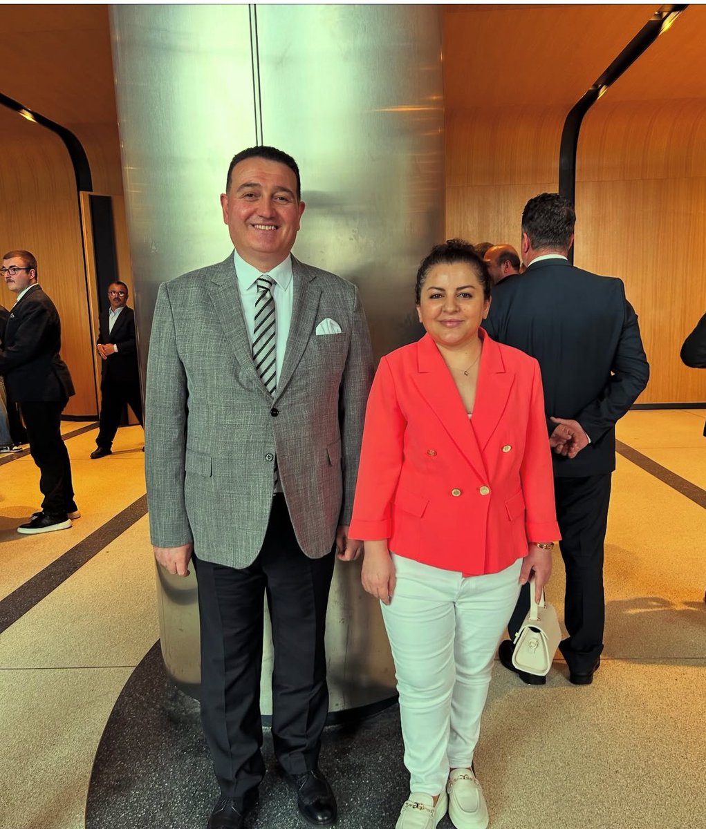 Geçmişte birlikte siyaset yaptığımız, Gelecek Partisi Rize İl Başkanı Osman Civelek ile yeniden bir araya gelmek güzeldi. Kendisine selam ve muhabbetle.