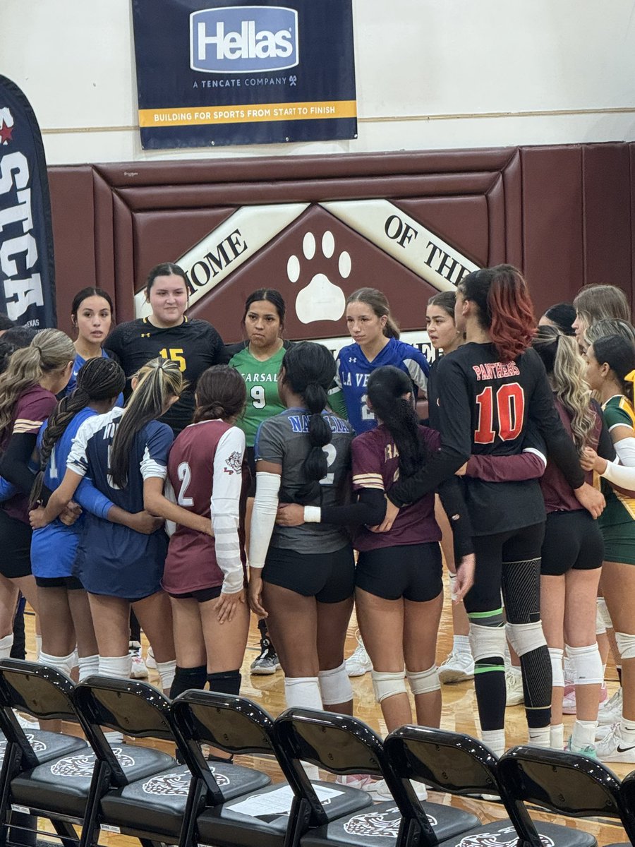 Congratulations Kristen and blue team for winning in four sets. Kristen, you have made Pearsall nothing but proud and thank you for a great four years!! You will truly be missed out on the court. 💚🤍🤘🏐

#RefusetoSink
