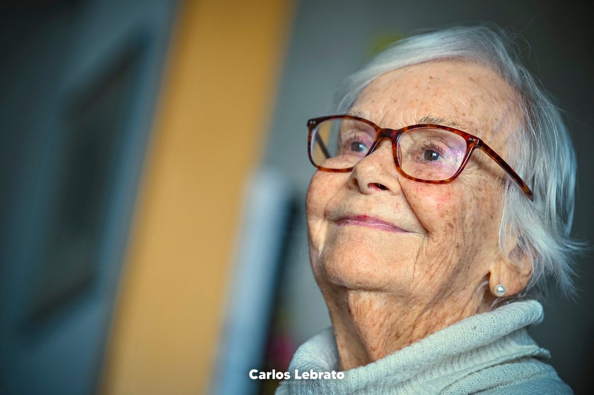 Falleció una figura enorme del Uruguay: Belela Herrera. Para quienes conocimos su historia es un día triste. 

Recomiendo la nota que hicimos junto al amigo <a href="/elperco/">alfredo percovich</a> hace unos años: «La vida que nunca soñé vivir».
carasycaretas.com.uy/belela-herrera…
Hasta siempre.

📸 <a href="/CarlosLebrato/">Carlos Lebrato 📸</a>