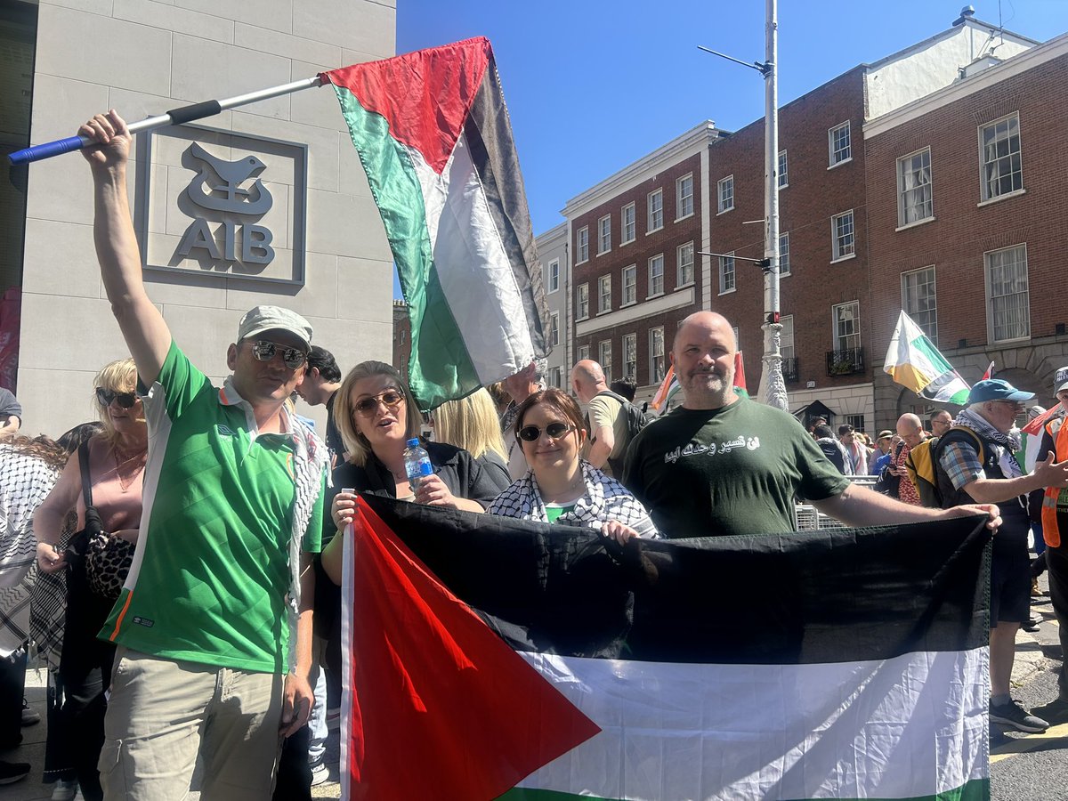 Massive demonstration today in Dublin City Centre in support of the people of Gaza. 🇵🇸🇮🇪