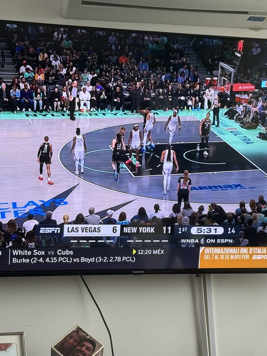 Florhernandez9's tweet photo. Empezó lo bueno WNBA https://t.co/mPNiNohafe