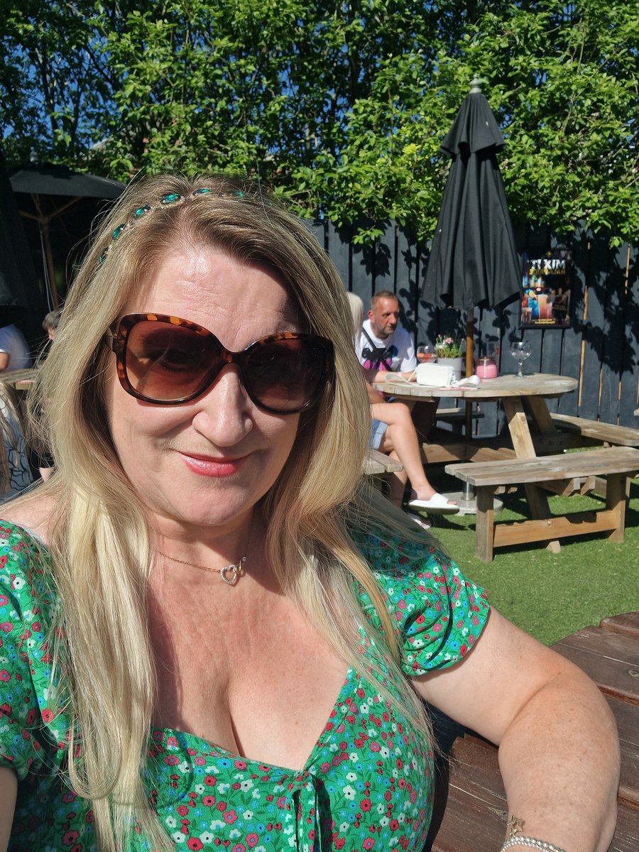 suzanne_mccall's tweet photo. When theres no Killie game on a Saturday, Beer garden at First Edition it is then. And then bring on tomorrow to cheer on the team 💙🤍 @KilmarnockFC https://t.co/pice7iePk5
