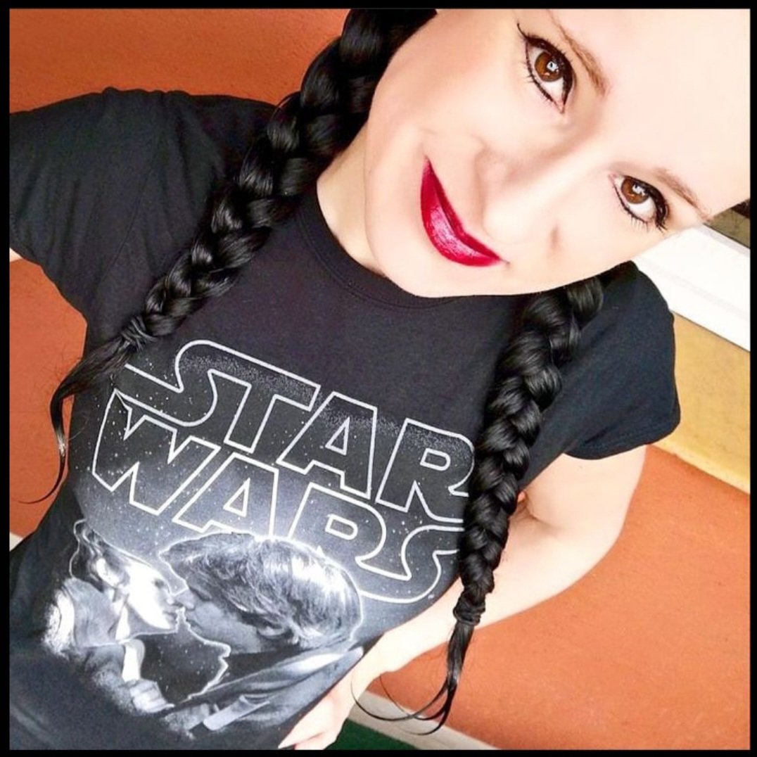 DingsdaMc's tweet photo. Ich hoffe, der Hashtag war jetzt nicht da um Liebe zu finden. Liebe hab ich schon reichlich. Aber mitmachen wollte ich trotzdem.

#RedLipsForLove https://t.co/XYbNNWwU61
