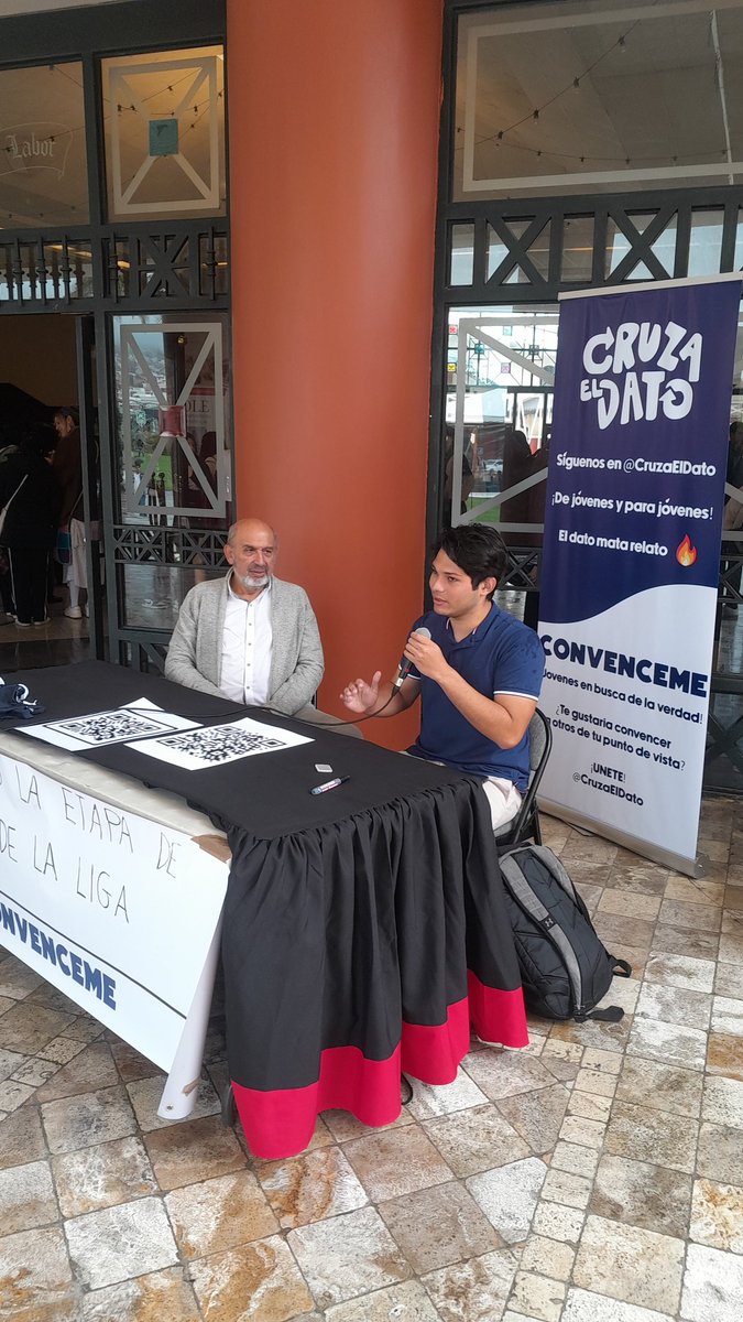 Tommyelpolitico's tweet photo. Hilo: CONVENCEME
Espacio @CruzaElDato 
Debates a micrófono abierto con el fin de fomentar la libertad de expresión en las universidades. @Martinminguchi
@Polificcion  
Empezamos en la @USFQ_Ecuador con el apoyo de @luisesgo, @santitheos y @pabloluciop, edición espectacular. https://t.co/unPDGiN1t2