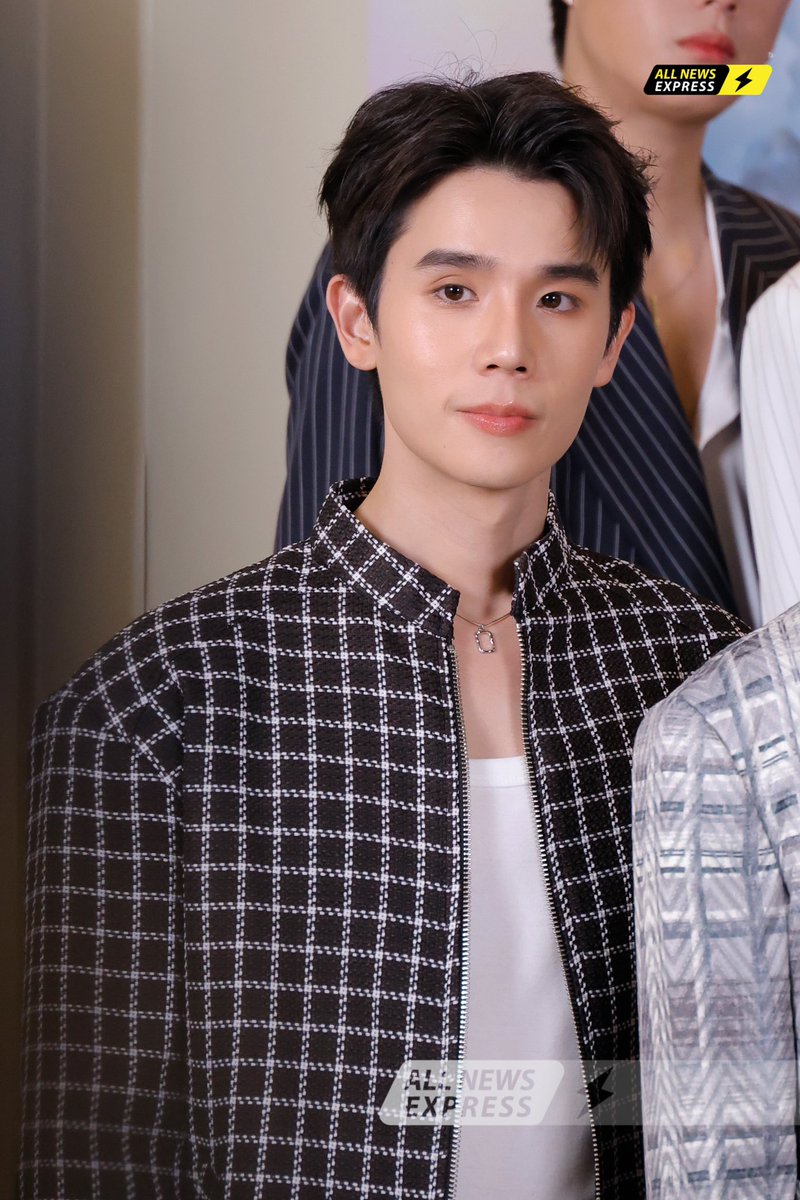 ALLNewsEXPRESS1's tweet photo. “จิมมี่ - ซี” ก่อนเริ่มโชว์ "LOVE OUT LOUD FAN FEST 2025 :LOVEMOSPHERE" 

#LOLFanFest2025D1 
#LOLFanFest2025 
#JimmySea #จิมมี่ซี
#jimmyyjp #sea_tawinan
#LOLFanFest2025D1 
#GMMTV https://t.co/q1tQ5k1VRS