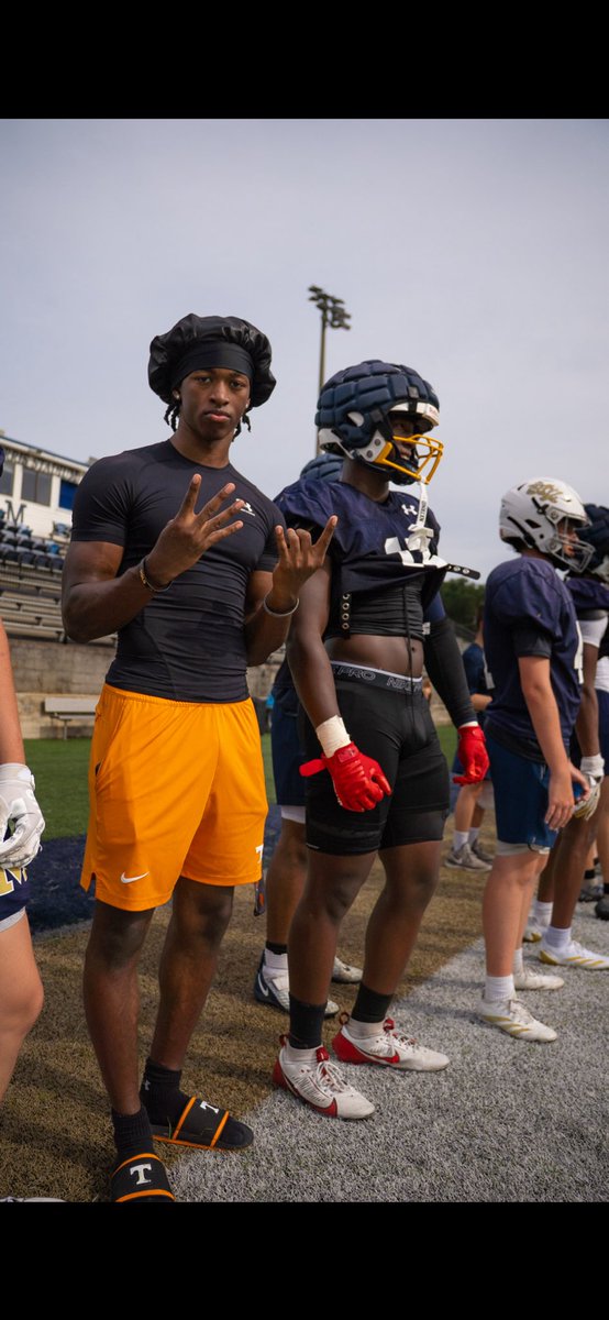 Spring ball 🤞🏾🤞🏾<a href="/jakeganus/">Jake Ganus</a> <a href="/CoachCampbell45/">Brandon Campbell</a> <a href="/CoachJBG3/">Coach J. Gaines III</a> <a href="/MoodyFBall/">Moody Football</a>