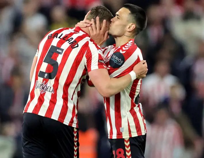 📊 Enzo Le Fee in the Championship play-offs:

2 Games 
2 Assists 

7.8 average match rating [<a href="/FotMob/">FotMob</a>]

… oh and let’s not forget it was his press which forced the mistake for Mayenda’s goal 👀

#SAFC 🔴⚪️