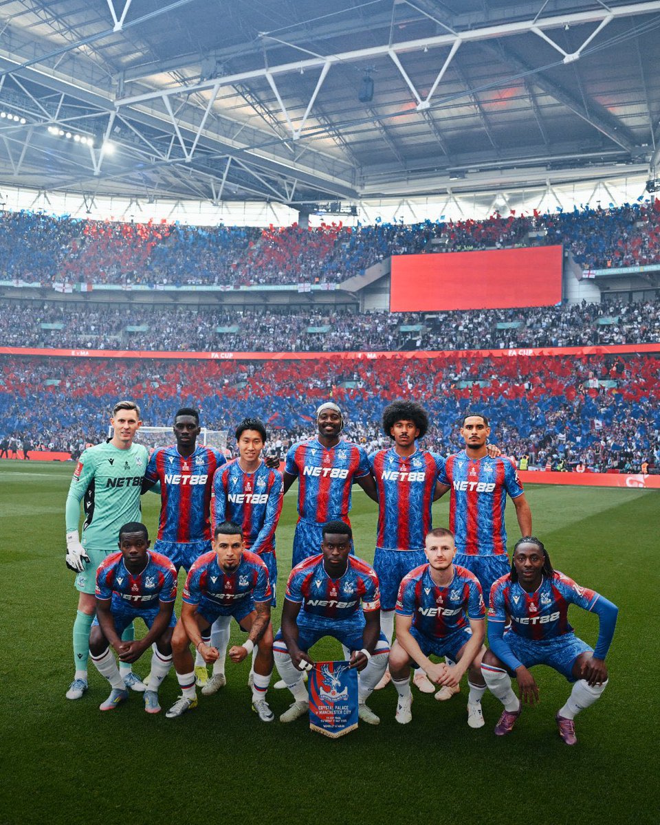 DiarioGols's tweet photo. HISTÓRICO

O Crystal Palace conquista seu primeiro título de elite na Inglaterra.

O título da FA Cup garante o time na Europa League. https://t.co/6yNIA1msbW