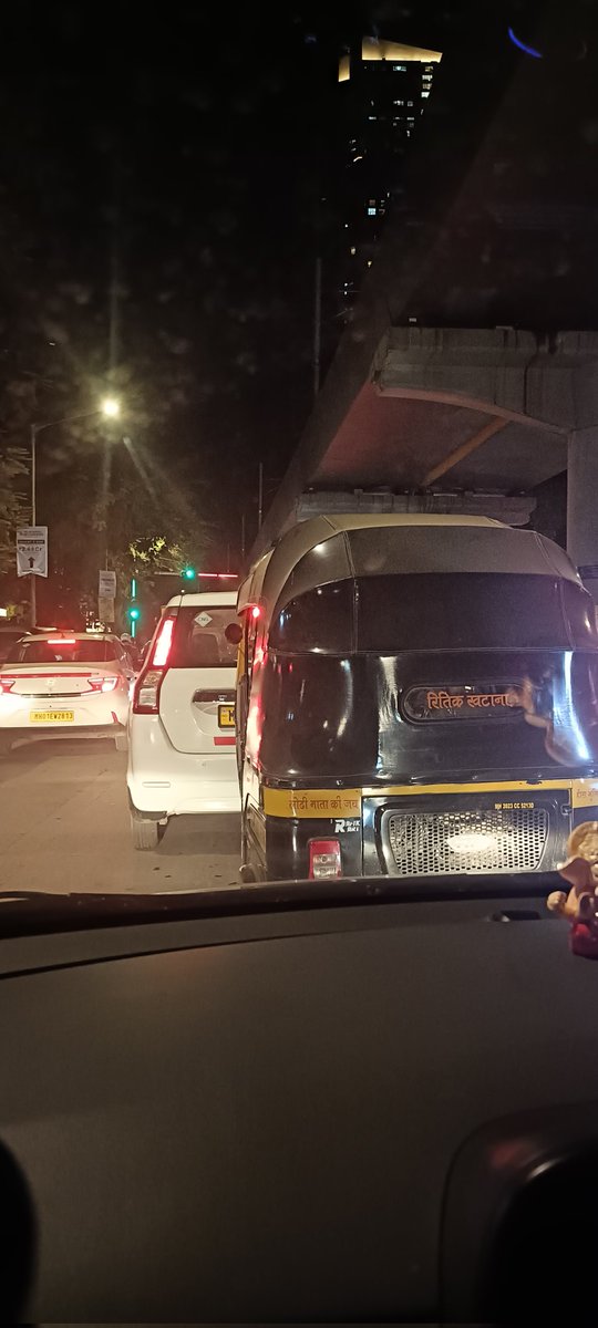 mansigawde's tweet photo. @MTPHereToHelp  there is a traffic near evershine nagar Malad West, stuck at movie time singnal since 15 minutes,non moving traffic https://t.co/D3pHx4tX9R