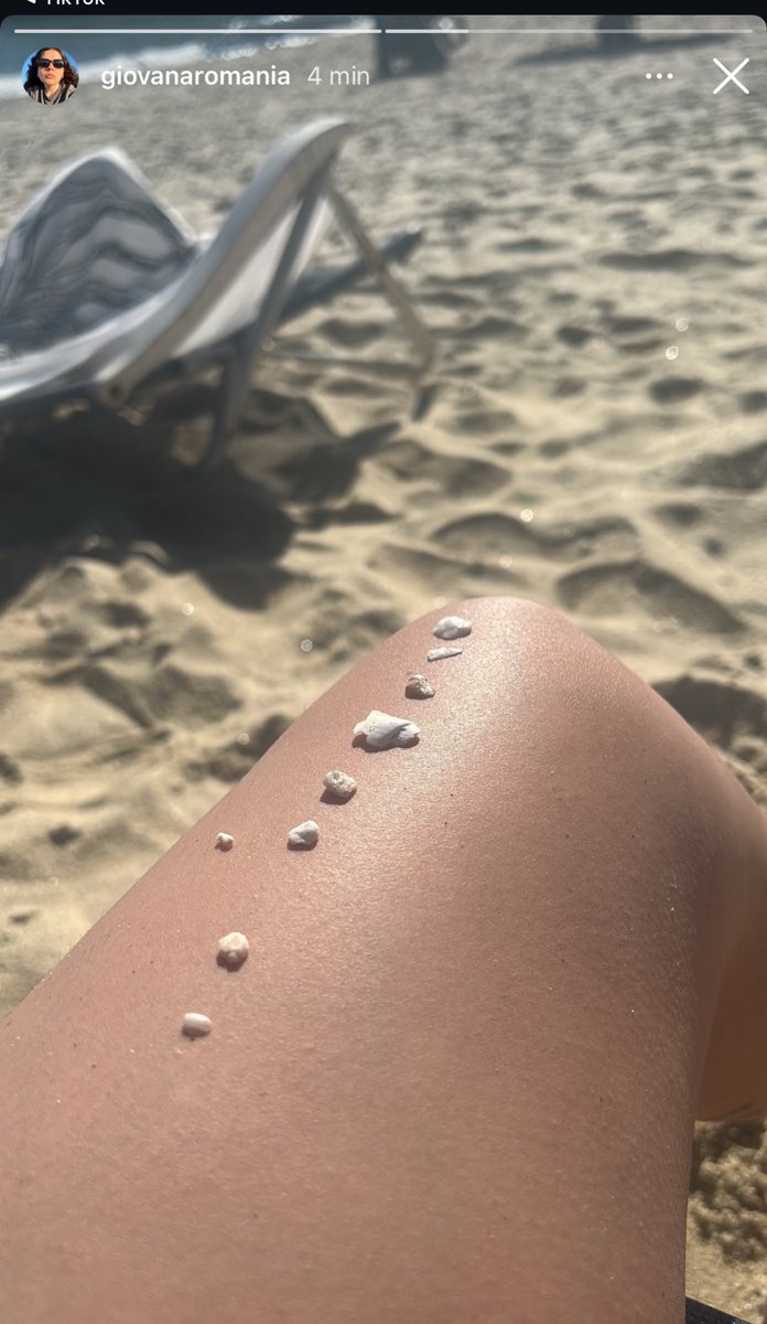 Queria tá pegando conchinhas com ela 🐚 

<a href="/giiovanaromania/">giovana</a> via ig story