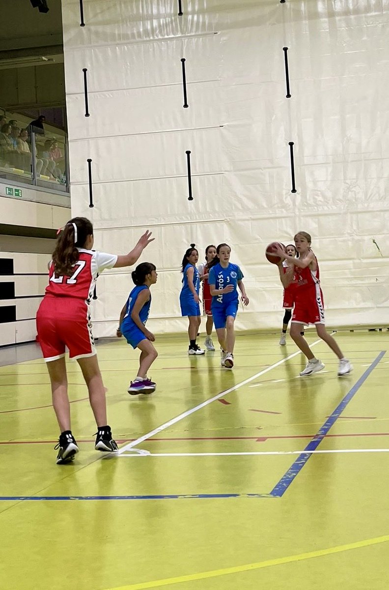 ⁦<a href="/BasketCbc/">Baloncesto Buen Consejo</a>⁩ alevín femenino rojo de primer año. CBC 38-40 Amorós. Partido difícil. Hay que mantener la intensidad durante todo el partido y aprender a mantener la calma y no salirse de los partidos. Ánimo chicas!!