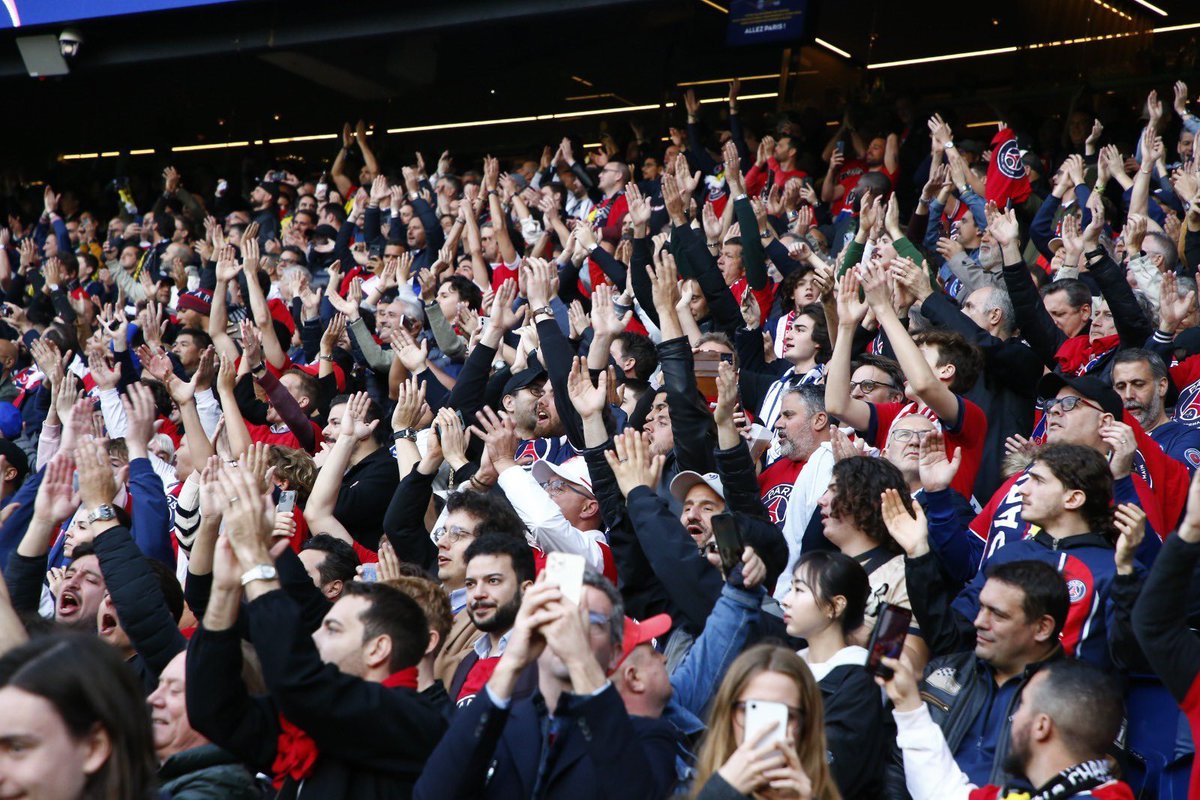 PSG Fan Services (@psgfanservices) on Twitter photo 🚨𝗢𝘂𝘃𝗲𝗿𝘁𝘂𝗿𝗲 𝗱𝗲𝘀 𝗽𝗼𝗿𝘁𝗲𝘀 | 𝟭𝟵𝗵𝟯𝟬
Bienvenue à tous au Parc des Princes pour ce dernier match de championnat avec la réception de l’<a href="/AJA/">AJ Auxerre</a> ! 🔥🤩
𝗔𝗹𝗹𝗲𝘇 𝗣𝗮𝗿𝗶𝘀 ! ❤️💙
#PSGAJA 🚨𝗢𝘂𝘃𝗲𝗿𝘁𝘂𝗿𝗲 𝗱𝗲𝘀 𝗽𝗼𝗿𝘁𝗲𝘀 | 𝟭𝟵𝗵𝟯𝟬
Bienvenue à tous au Parc des Princes pour ce dernier match de championnat avec la réception de l’<a href="/AJA/">AJ Auxerre</a> ! 🔥🤩
𝗔𝗹𝗹𝗲𝘇 𝗣𝗮𝗿𝗶𝘀 ! ❤️💙
#PSGAJA
