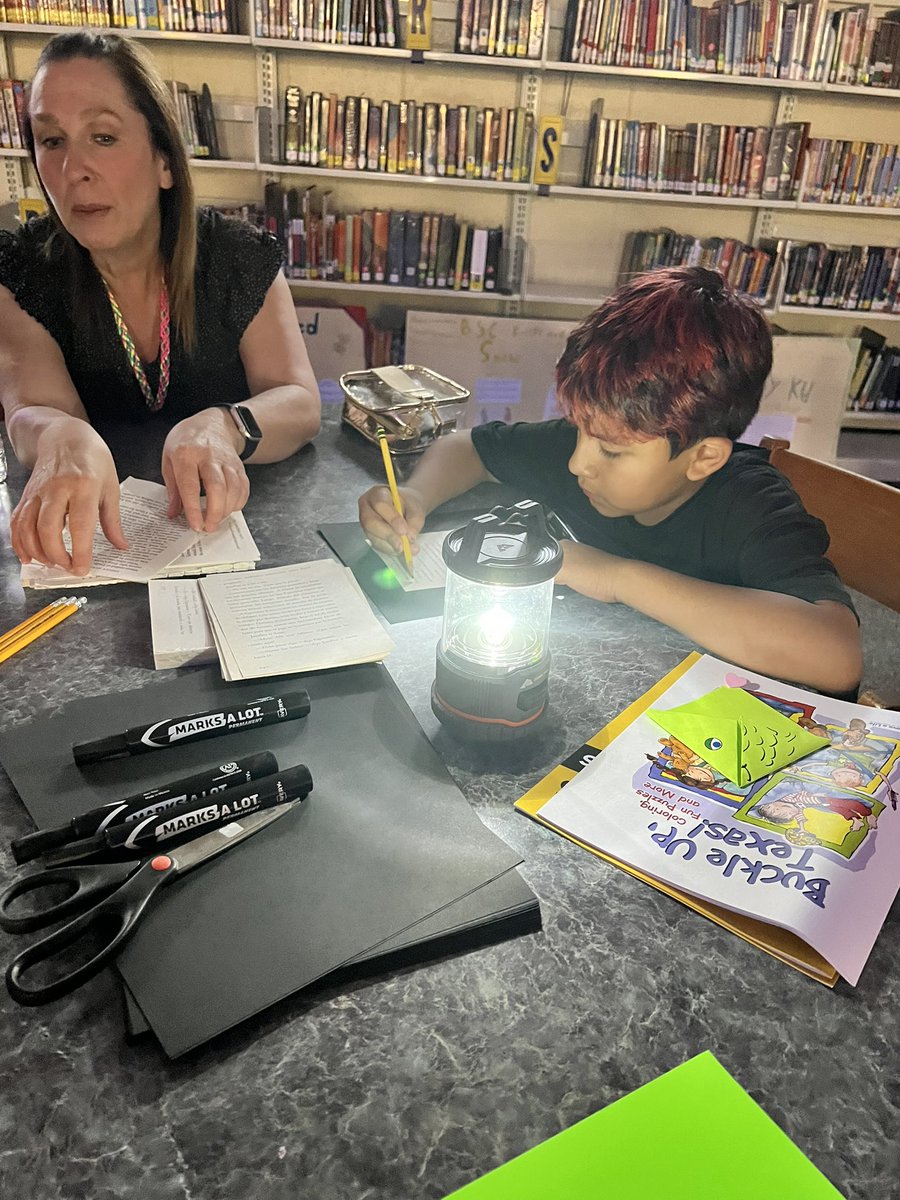MesitaLibrary tweet media