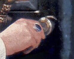 Her earrings are the same design as Hartnell’s ring🥺