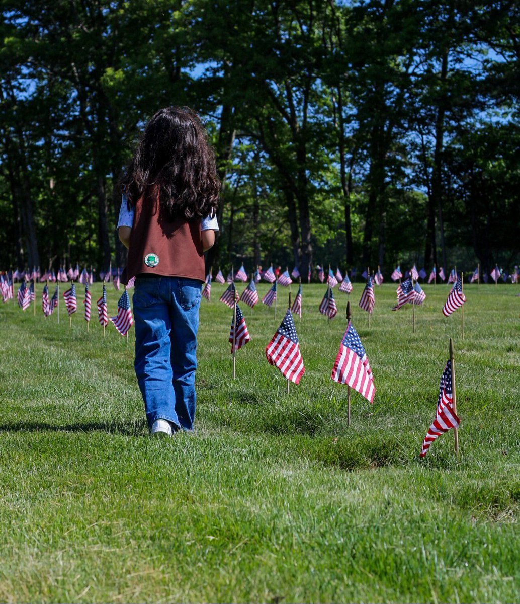 FTD_PHOTOS's tweet photo. As #MemorialDay is coming we always try to look for opportunities to honor those who served, #Flag plating ceremony has been one of our traditions.
#Military #Photography #NeverForget https://t.co/8NQwwi6XNF