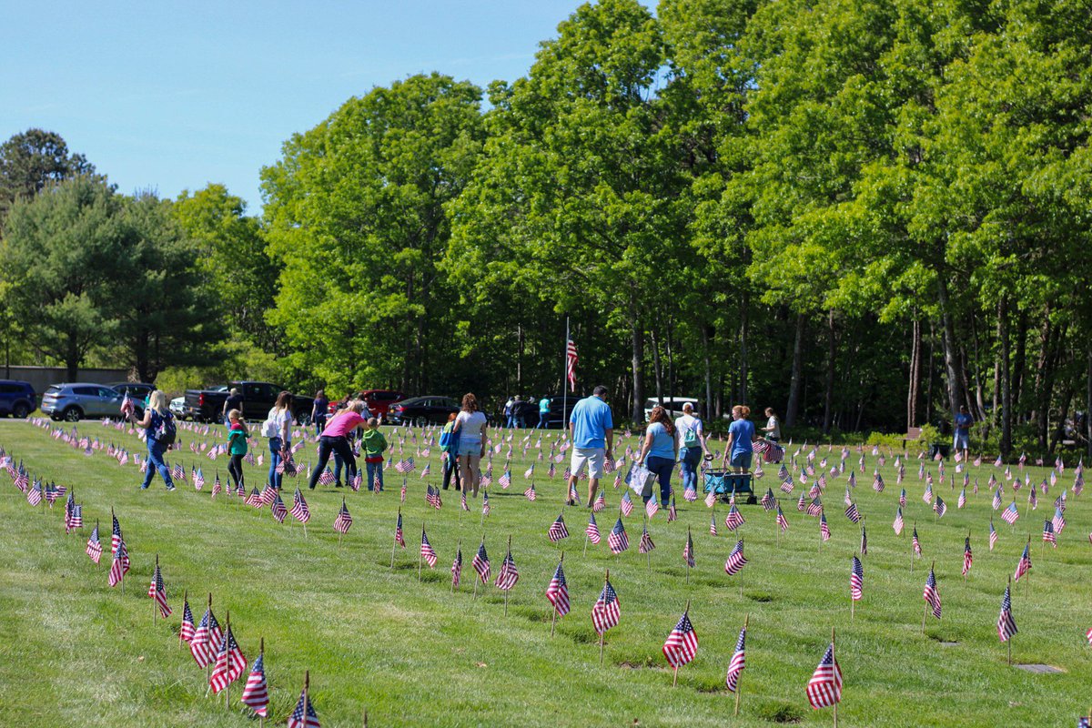 FTD_PHOTOS's tweet photo. As #MemorialDay is coming we always try to look for opportunities to honor those who served, #Flag plating ceremony has been one of our traditions.
#Military #Photography #NeverForget https://t.co/8NQwwi6XNF