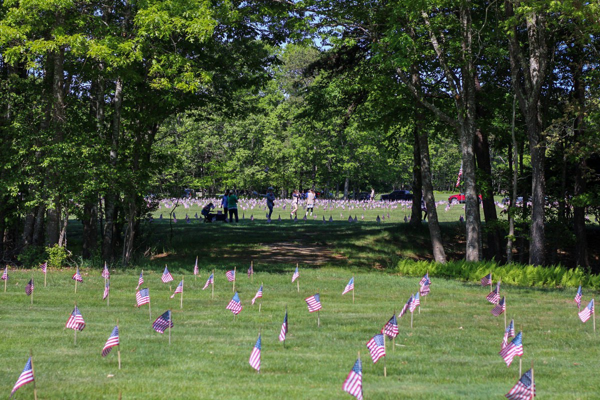 FTD_PHOTOS's tweet photo. As #MemorialDay is coming we always try to look for opportunities to honor those who served, #Flag plating ceremony has been one of our traditions.
#Military #Photography #NeverForget https://t.co/8NQwwi6XNF