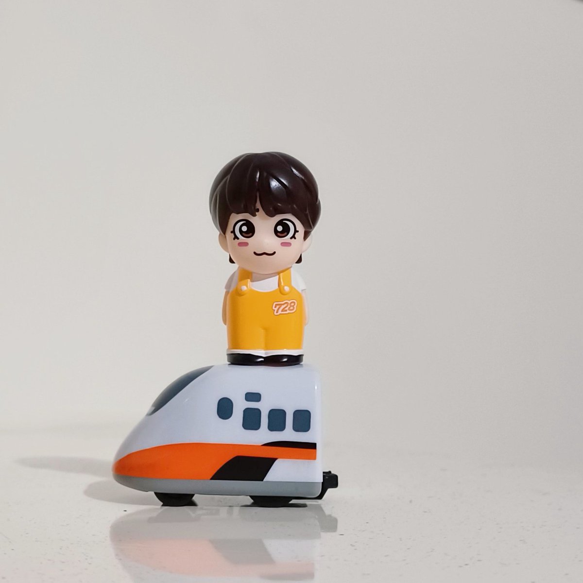 daniks8699's tweet photo. りゅちぇ🧡 ＆ 台灣高鐵🚄✨ https://t.co/apmxR5UeF8