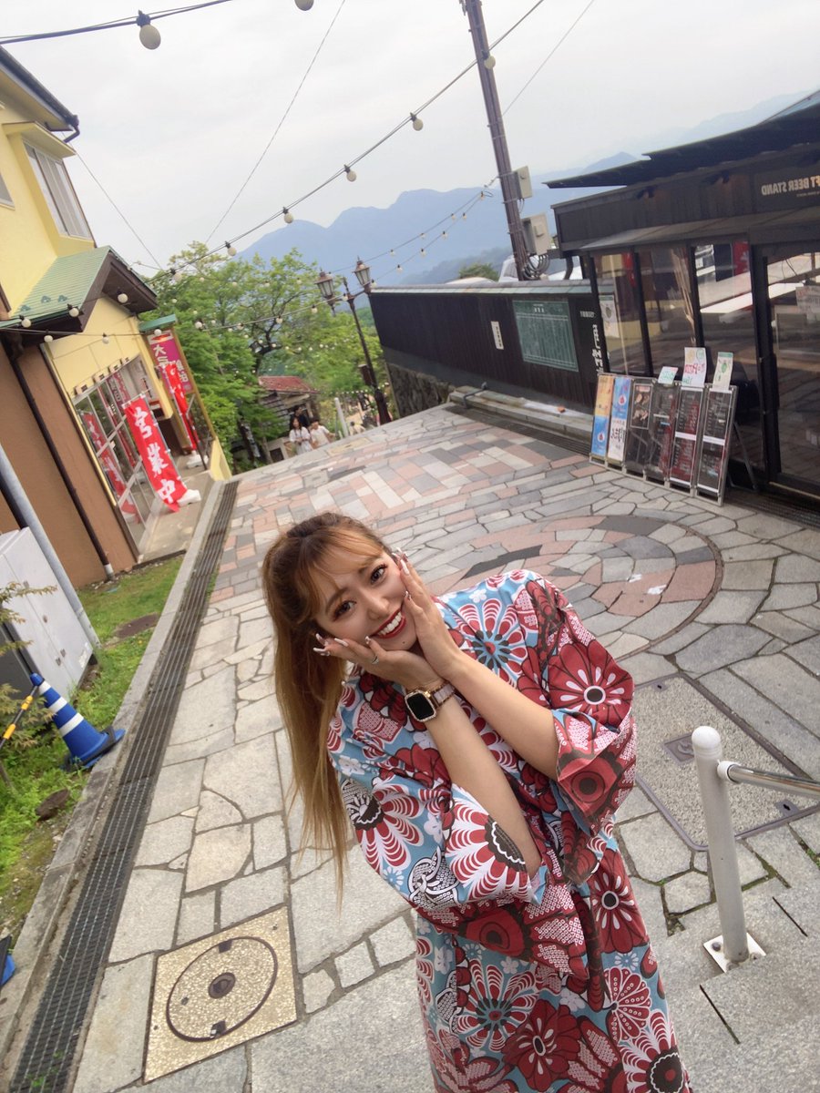 kitty_chuu2's tweet photo. next step💋 https://t.co/n7APAFuMrb