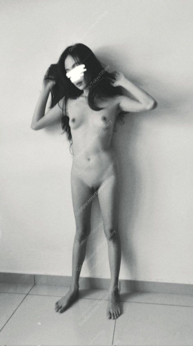 It I zoom out my photos it exposes how short I look without heels 🥺

Be honest, can a tiny 15x cm girl still be viewed as some sexy seductive hotwife of your fantasy?

Ps - tq for all the returning subs to my OF. Appreciate you 💕