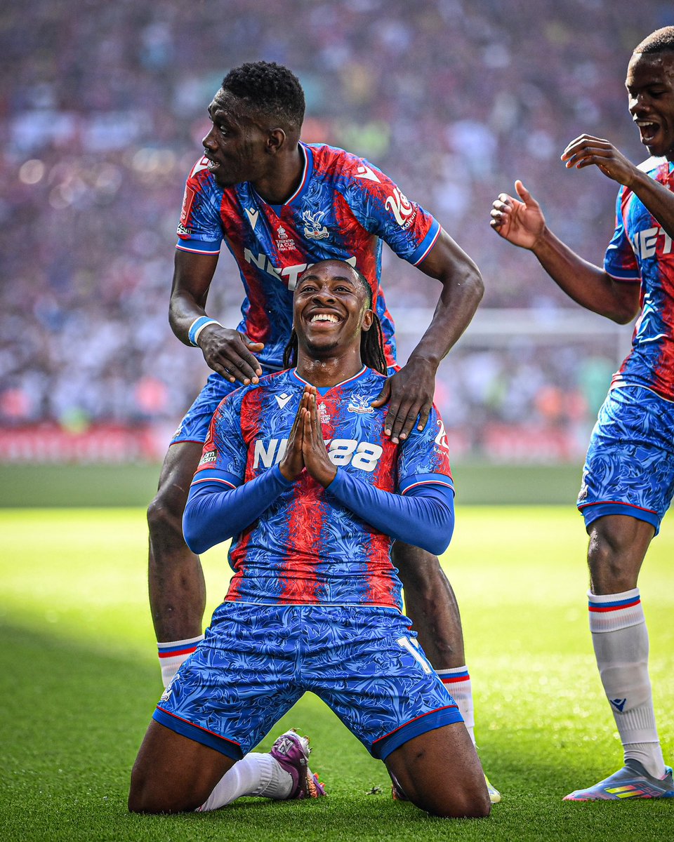 PolymarketFC's tweet photo. 🚨 CRYSTAL PALACE ARE FA CUP CHAMPIONS!!!

It’s the Eagles’ first ever trophy! ✨

What a monumental campaign from Eberechi Eze and Oliver Glasner’s men! ❤️

They will play in the Europa League next season! 🍿 https://t.co/dgPwkI5ioe