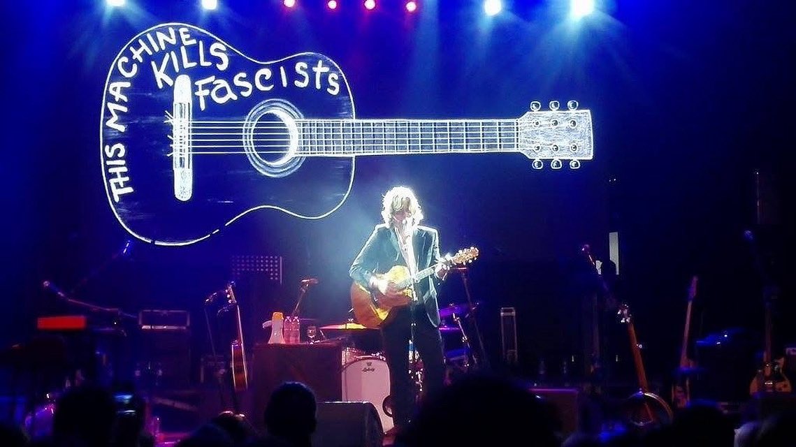 This machine kill fascists  

#NachoVegas
#NVyTE