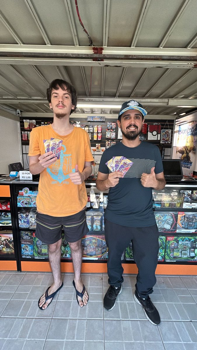 Assim encerra a temporada de eventos Premier no Rio de Janeiro! 🌟São os campeões do League Challenge na loja Já era Hora🌟:
🥇 <a href="/sierrific/">Thiago / Sier</a> 
🥈 Mário
Obrigado a todos os jogadores e organizadores que fizeram essa temporada acontecer. Que venham novos desafios! 🎮💥#VGC #Pokemon