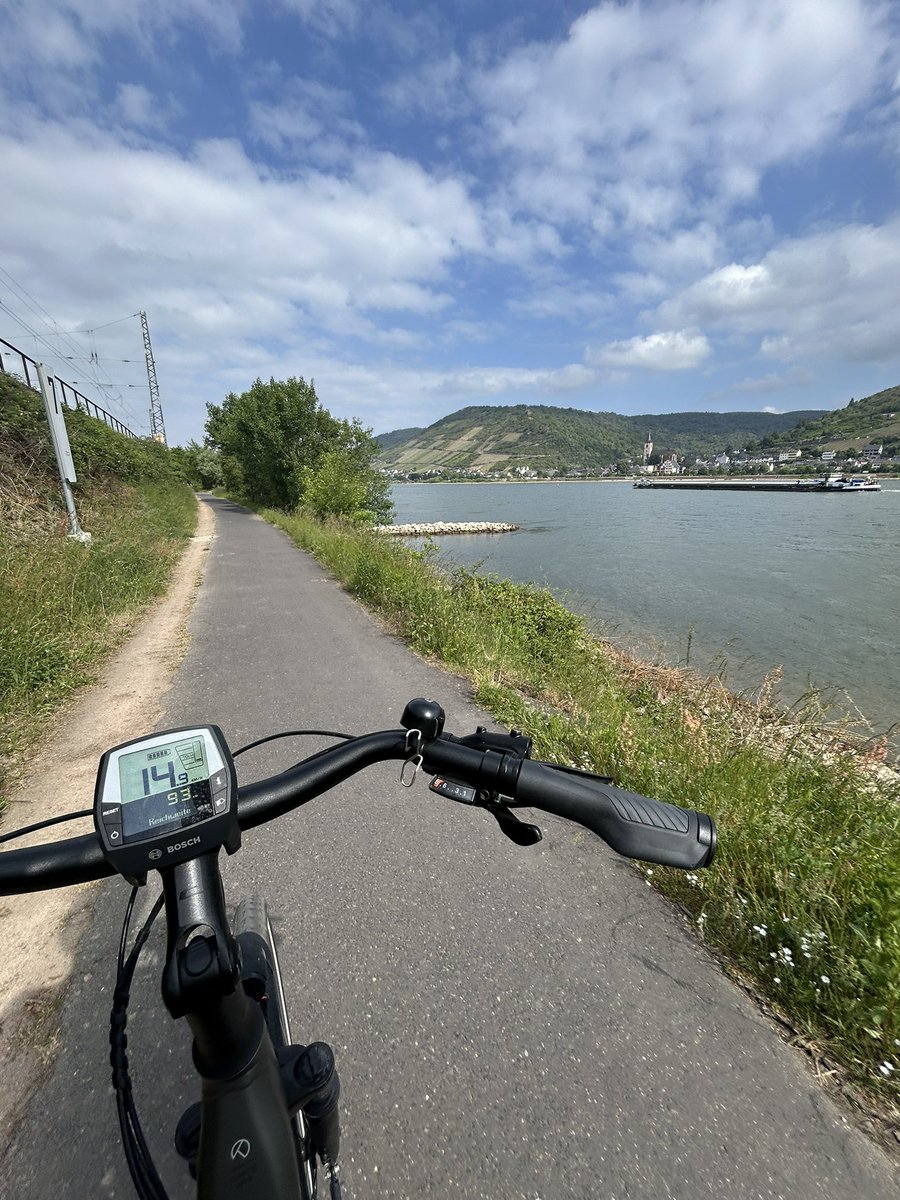 sturalph's tweet image. Somewhat waylaid, but still on my way to BioMalPar by whatever mode of transport I can find #EMBLMalaria