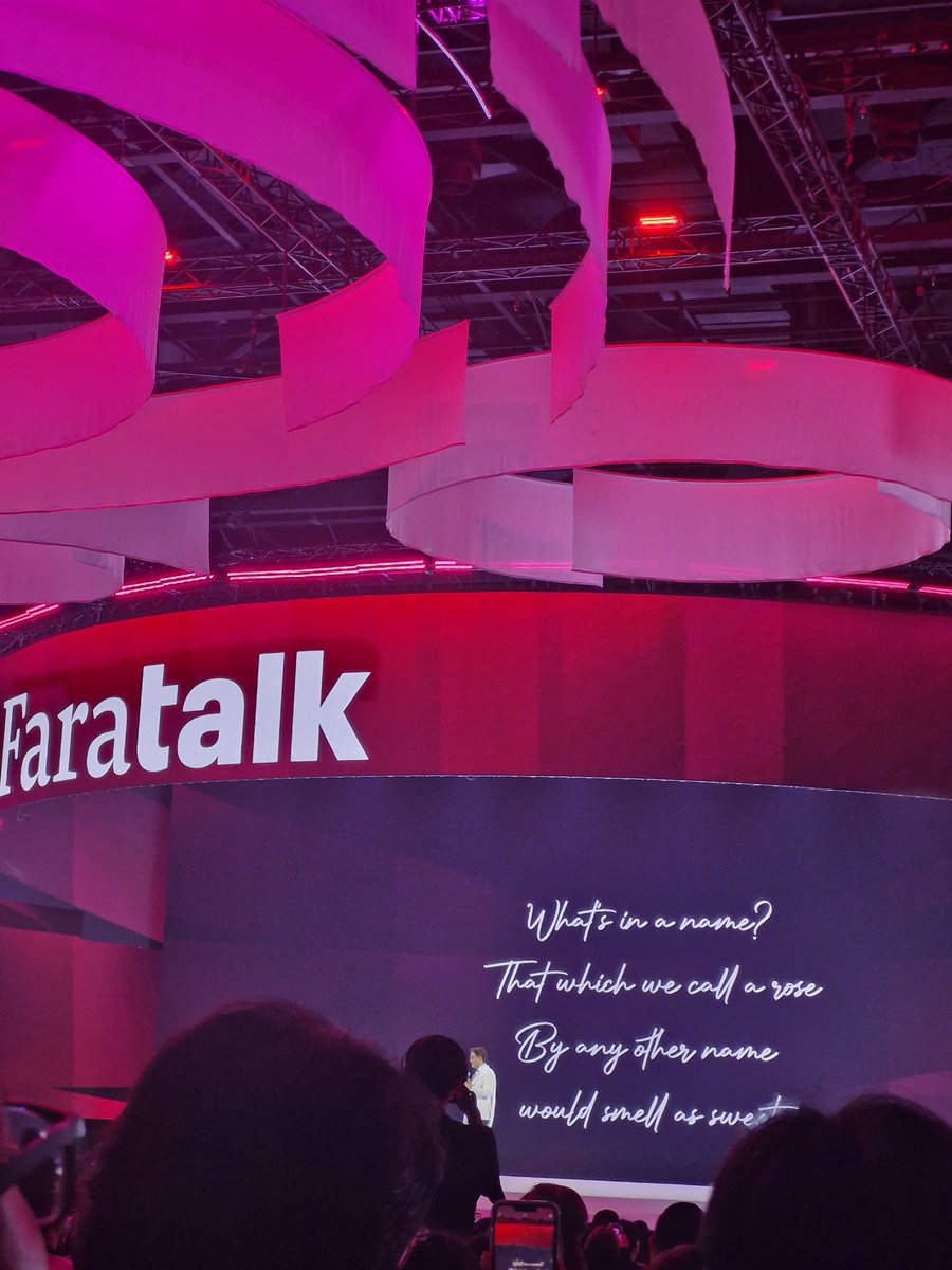 Praewa_SNW's tweet photo. ประทับใจมาก แม้จะหาชื่อตัวเองไม่เจอก็ตาม #faratalk https://t.co/tySgLKcWno