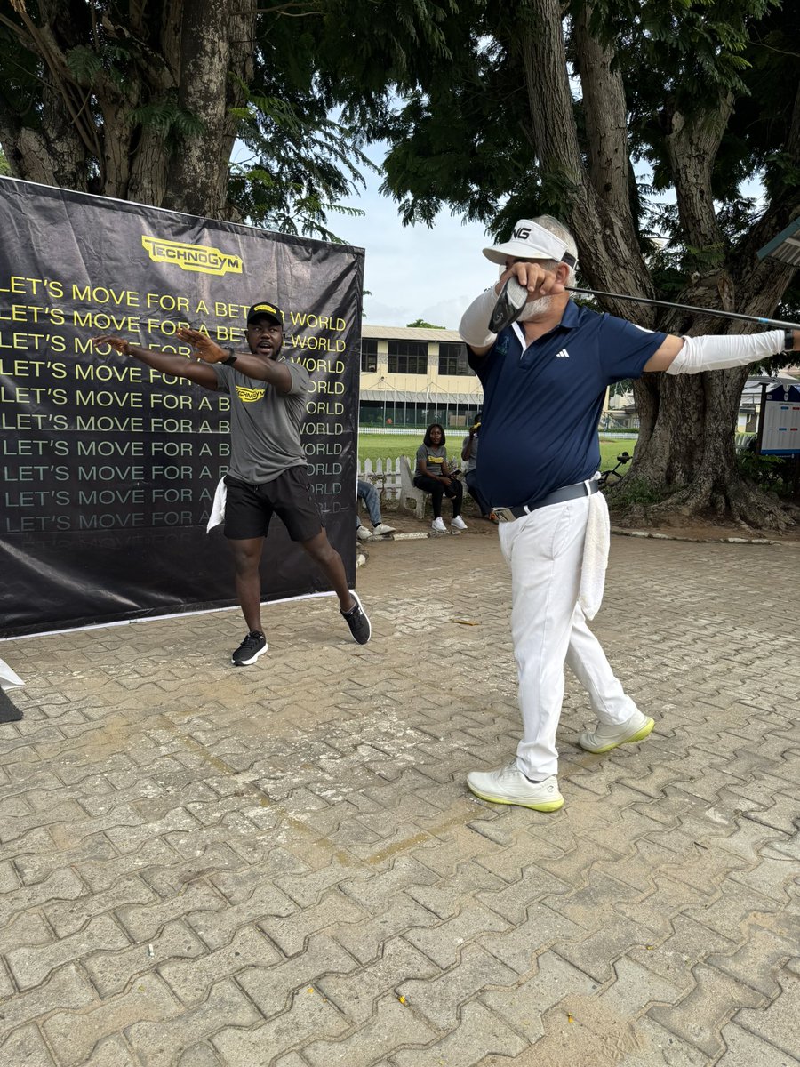 macblakefitness's tweet photo. Golf ⛳️ + Recovery 🧘🏾‍♂️
Stretching golfers at the World Corporate Golf Challenge 2025, as part of the Technogym x BPL Wellness team.

Keeping the body sharp, swing-ready, and pain-free.
#MoveWellPlayWell #TechnogymNG #BlakeFitness #golf https://t.co/kka3my5UvK