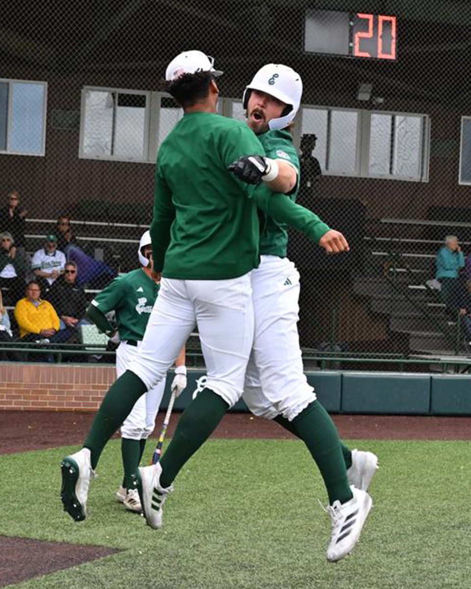 EMU_Baseball's tweet image. Harry up to his usual☄️

Make that 11 dingers on the year for the catcher!

#EMUEagles | #HTR🔨🪨
