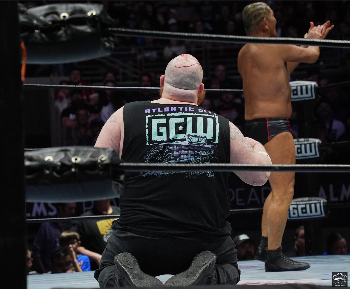 AmberNicoPhoto's tweet photo. Matt Tremont vs. Minoru Suzuki at Joey Janela’s Spring Break in Las Vegas, NV #gcw #thecollective2025 #joeyjanelasspringbreak #indiewrestling  #maniaweekend #maniaweek #wrestling #ambernicophoto #minorusuzuki #matttremont https://t.co/yqUUh1pUaU