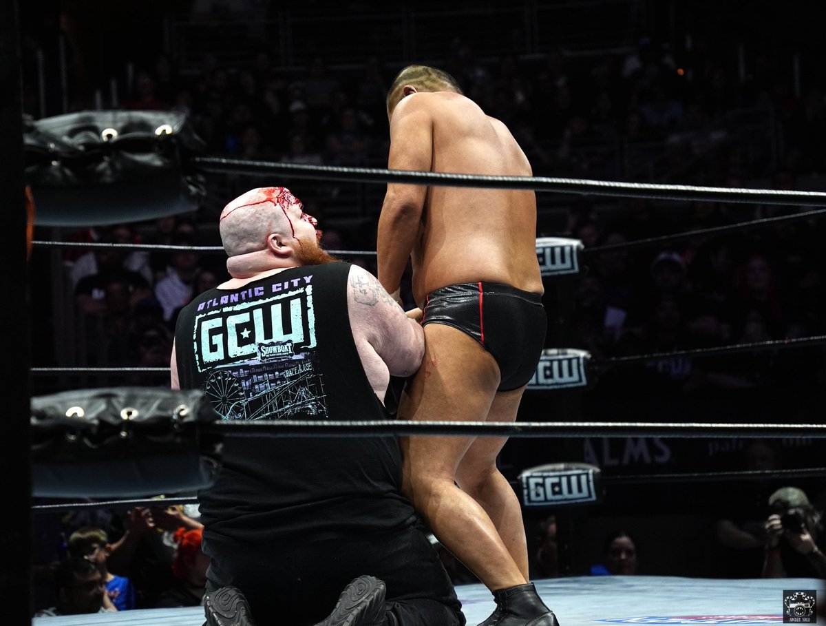 AmberNicoPhoto's tweet photo. Matt Tremont vs. Minoru Suzuki at Joey Janela’s Spring Break in Las Vegas, NV #gcw #thecollective2025 #joeyjanelasspringbreak #indiewrestling  #maniaweekend #maniaweek #wrestling #ambernicophoto #minorusuzuki #matttremont https://t.co/yqUUh1pUaU