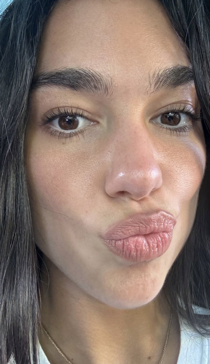 Dua Lipa via Instagram Stories!