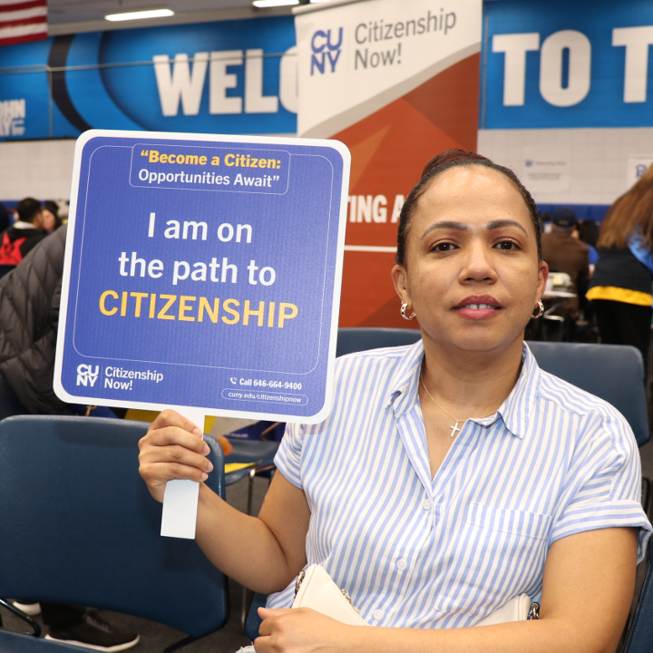 CUNYCitizenship's tweet image. Excitement is in the air!!! ✨✨🇺🇸 Our event participants are moving through all the stations finding out about their eligibility for citizenship, completing the N-400 forms and leaving ready to mail their application. We couldn’t be happier for them! 🥹