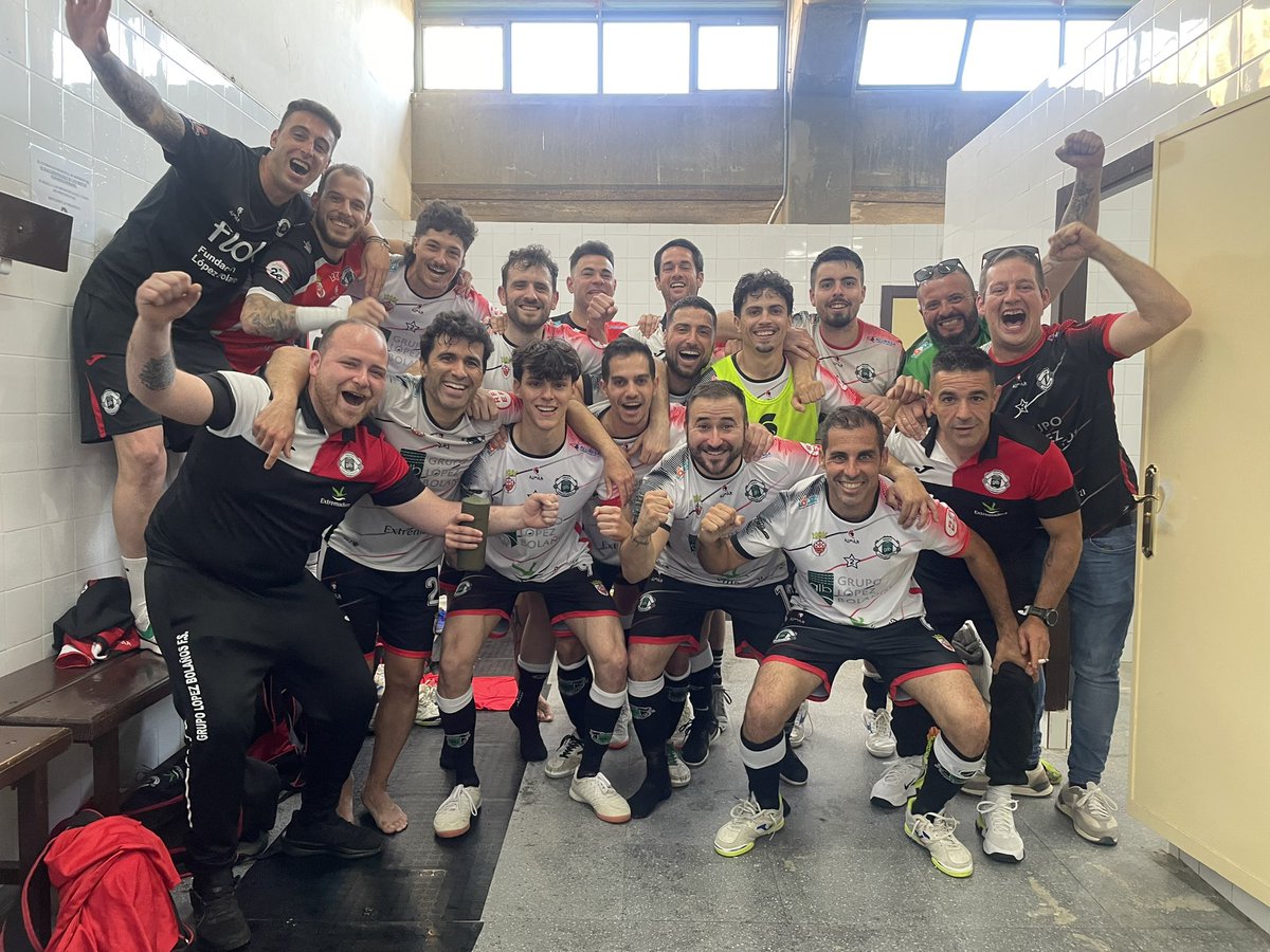 Temporada 24/25
2 División Nacional B
Grupo IV
Play off vuelta

<a href="/grupolopez14/">GrupoLopezBolañosFS</a> 5-0 <a href="/cdrivasfutsal/">C.D. Rivas Futsal</a> 

Javi ⚽️⚽️⚽️
Aaron ⚽️
Román ⚽️

Victoria para cerrar el pase a la siguiente ronda. Seguimos haciendo historia 👏🏻. Gracias afición 🤍🖤❤️

#contigohastaelfinal 
#123 👼🏻2💫🤍🖤❤️