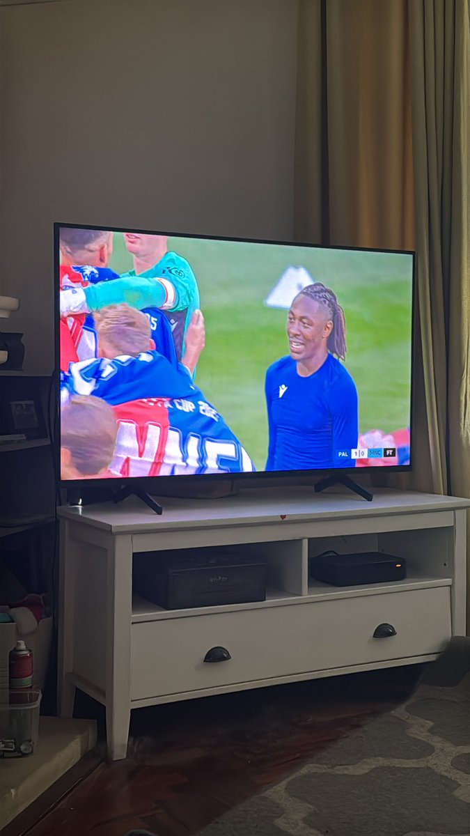 pgbuk's tweet image. That man Eze!! Loved him since the QPR days. Class act. Well done Palace