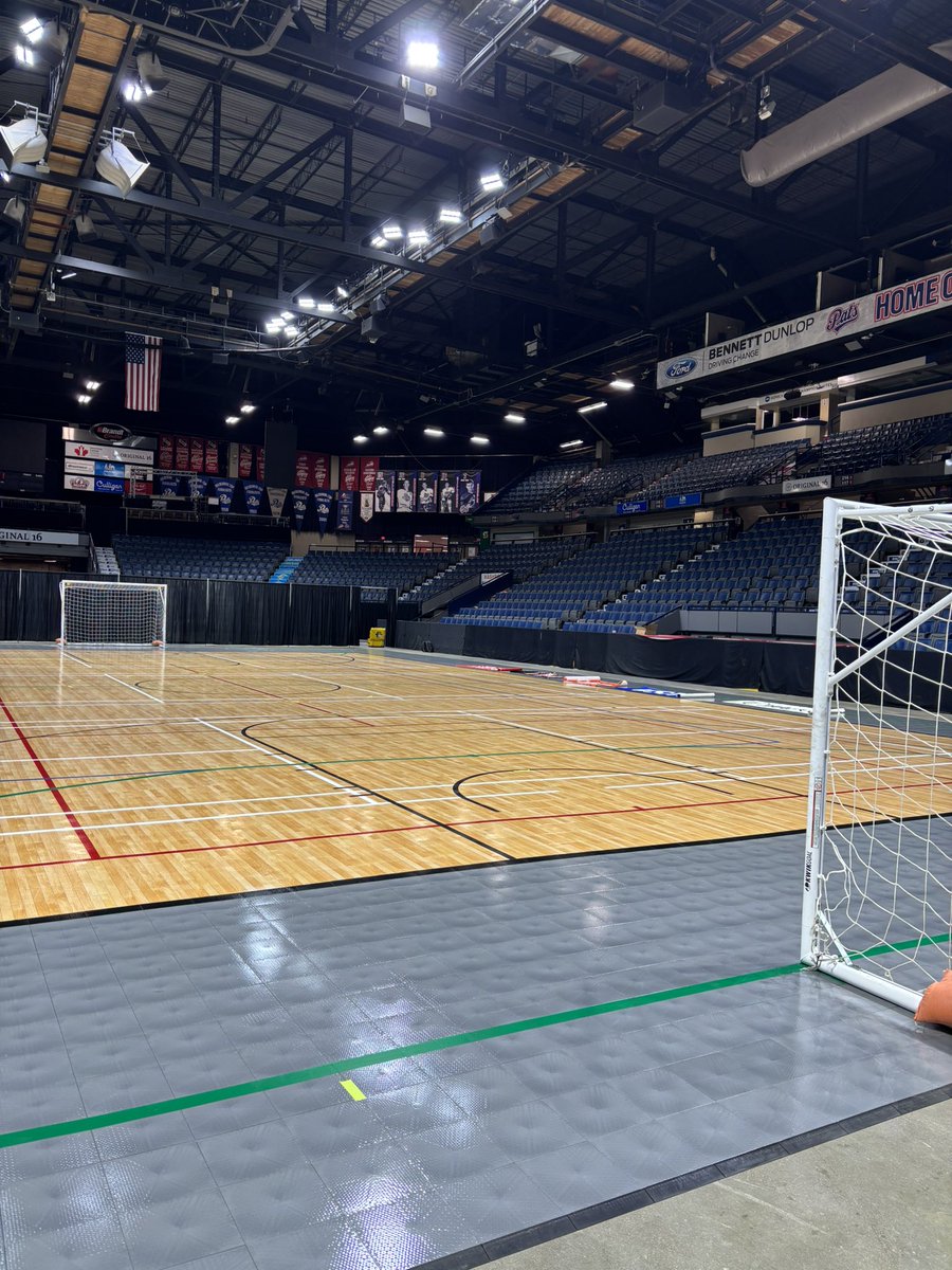kelbaker31's tweet photo. Belief in yourself begins and ends with your mindset. You can talk yourself into, or out of, almost anything 🗣️🫶🏼 #futsalchampionship #brandtcentre #belief #dtown #regina #saskatchewan https://t.co/ysU7W907kO