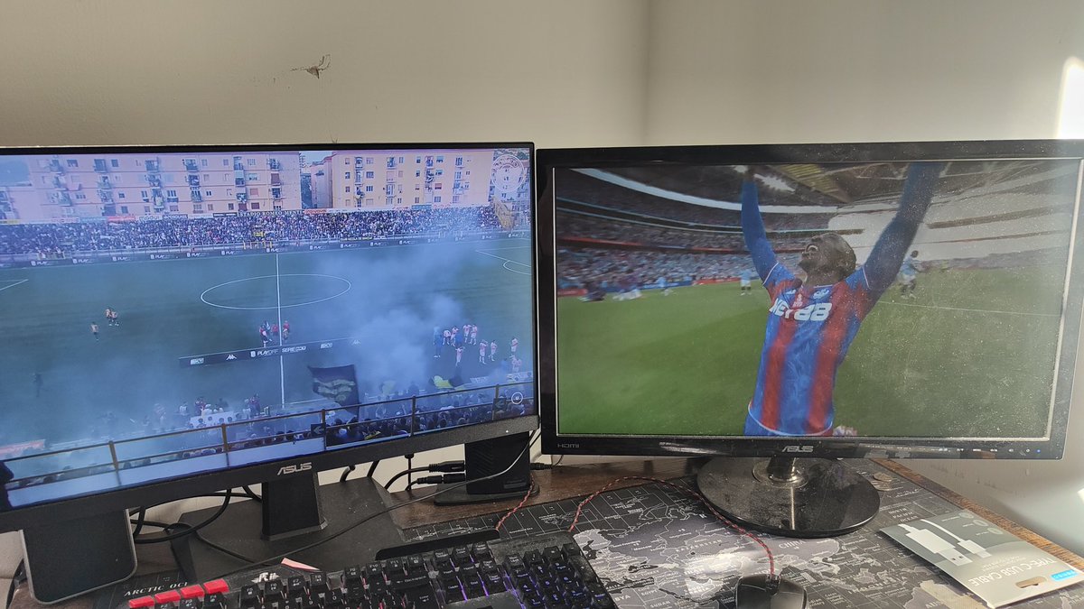 busogaroyal1's tweet photo. Palace have a better season than arsenal 😂 https://t.co/kVuMHwbmdh