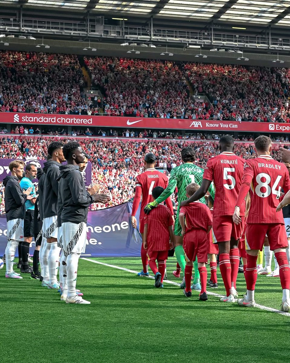 busogaroyal1's tweet photo. Palace have a better season than arsenal 😂 https://t.co/kVuMHwbmdh