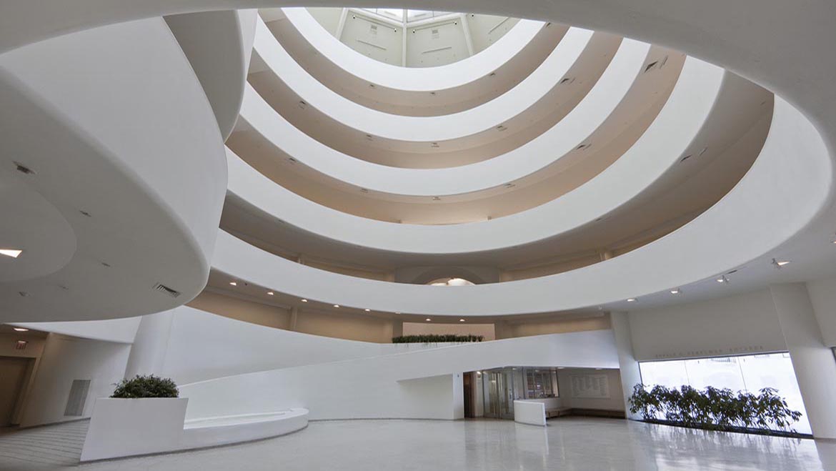 #WorldMuseumDay Guggenheim's contrasts are not contradictions, but complements: architecture &amp; art enhancing one another; mass &amp; void in spaces; organic solid spiral &amp; flow of light within; artistic installations held in a space of quiet atrium.