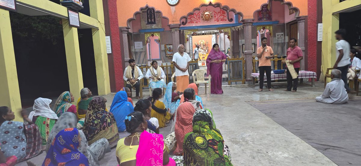 kamleshjangde15's tweet photo. कात्रेनगर स्थित सिद्धविनायक मंदिर में समर्पण फाउंडेशन ट्रस्ट के चिकित्सीय दल का स्वागत व सम्मान
सदाशिव गोविंद कात्रे जी की स्मृति में चल रहे नि:शुल्क चिकित्सा अभियान में कुष्ठ रोगियों को सेवा देने के लिए ट्रस्ट का आभार।
#समर्पण_सेवा #कुष्ठ_निवारण #SamarpanFoundation
@BJP4CGState https://t.co/9GaAM8VWMS