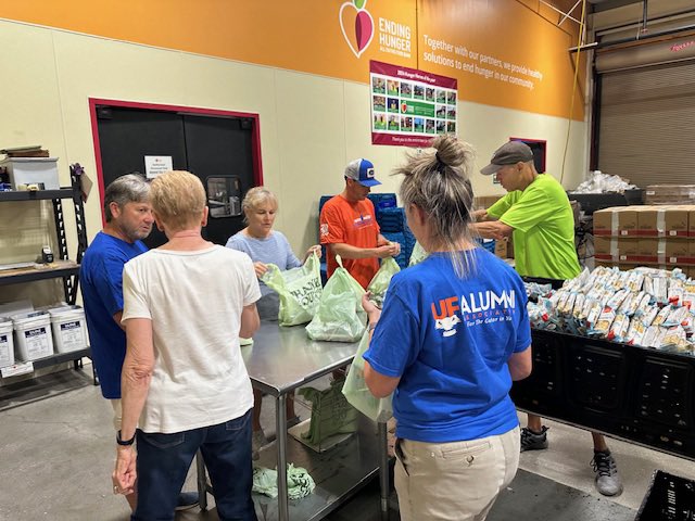 SRQGatorClub's tweet image. Thank you to our volunteers who showed up today to serve our community at All Faiths Food Bank on International Gator Day! Together, we assembled over 2,100 meals for local families! #IGD2025 #GoGators