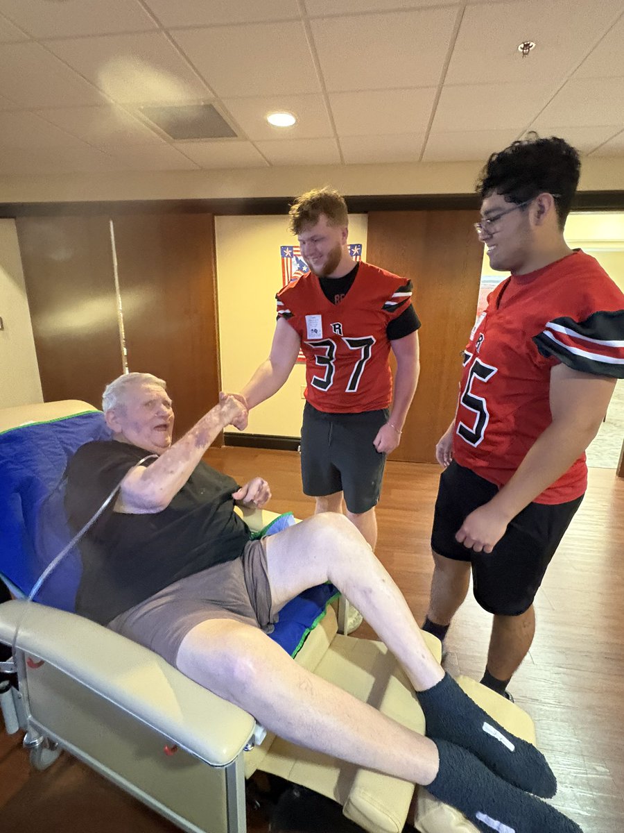 mickcasto's tweet image. I had a great day at the Veteran’s Home. These guys were fun to talk to! 
@RossviewFTBL