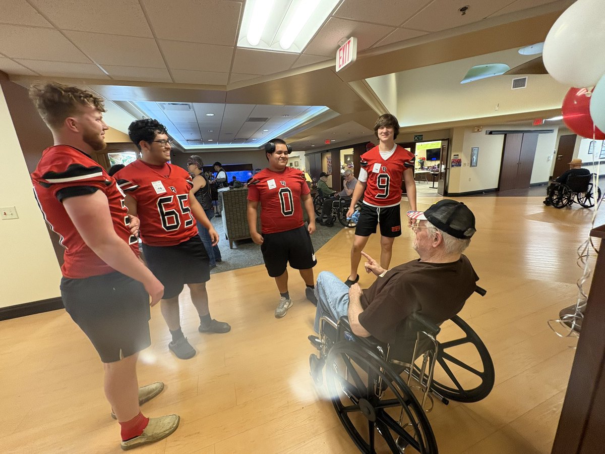 mickcasto's tweet image. I had a great day at the Veteran’s Home. These guys were fun to talk to! 
@RossviewFTBL