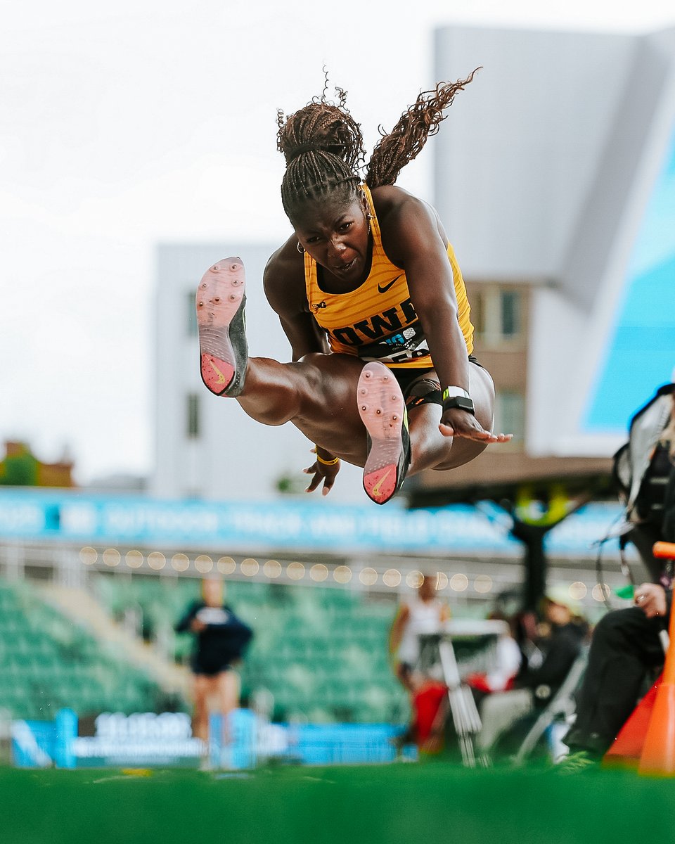 IowaXC_TF's tweet photo. Put in the work 👏

Women's Heptathlon Results:
5. Pauline Bikembo - 5,722 points, 1st at Iowa
10. Carlee Rochford - 5,319 points, PR + 8th at Iowa

#Hawkeyes https://t.co/L02oJ1SEDb