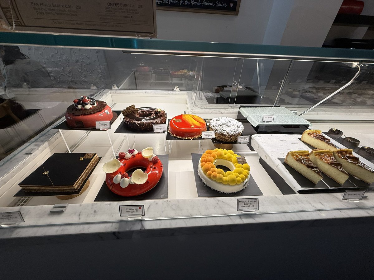 KKaWSB's tweet photo. 旧金山Downtown的这家街边法式甜品店算是天花板级别的存在.
#ONE65 https://t.co/Otntl3w3Dy