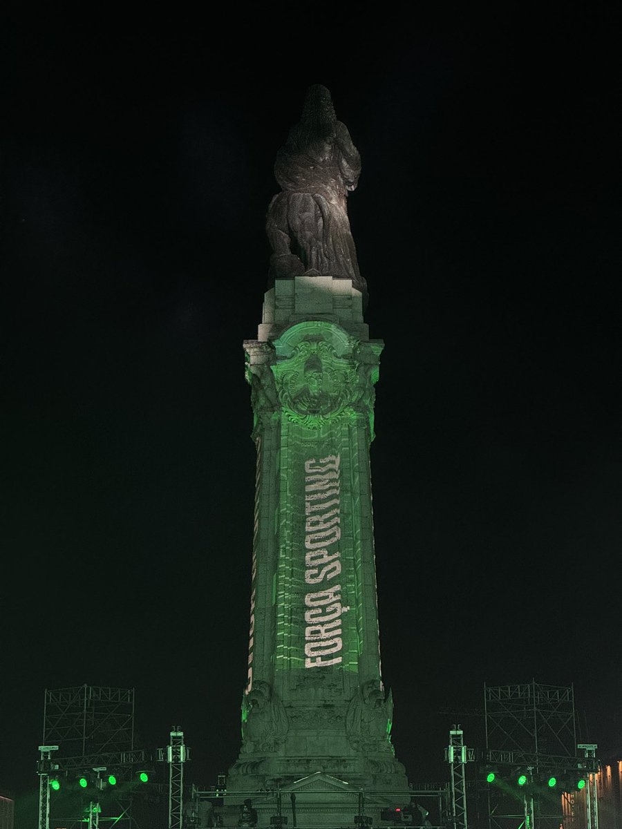 Marquês de Pombal pintado de verde e branco 🟢⚪️