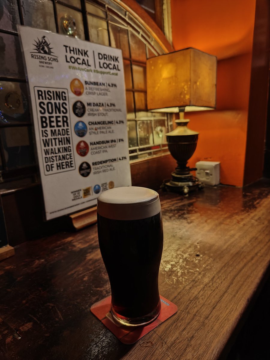 RebelStout's tweet photo. Mi Daza 4.3% ...thick, creamy, full bodied stout, brewed in Rebel county 😎 8/10 on dá Richter €5.60 ...even cheaper than da Beamish 😉 Mutton Lane https://t.co/RZOXAdG6G8